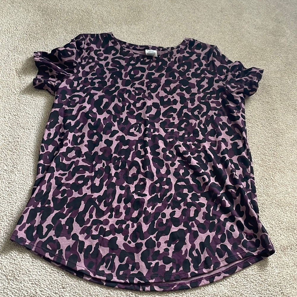 Victoria’s Secret leopard tee size large
